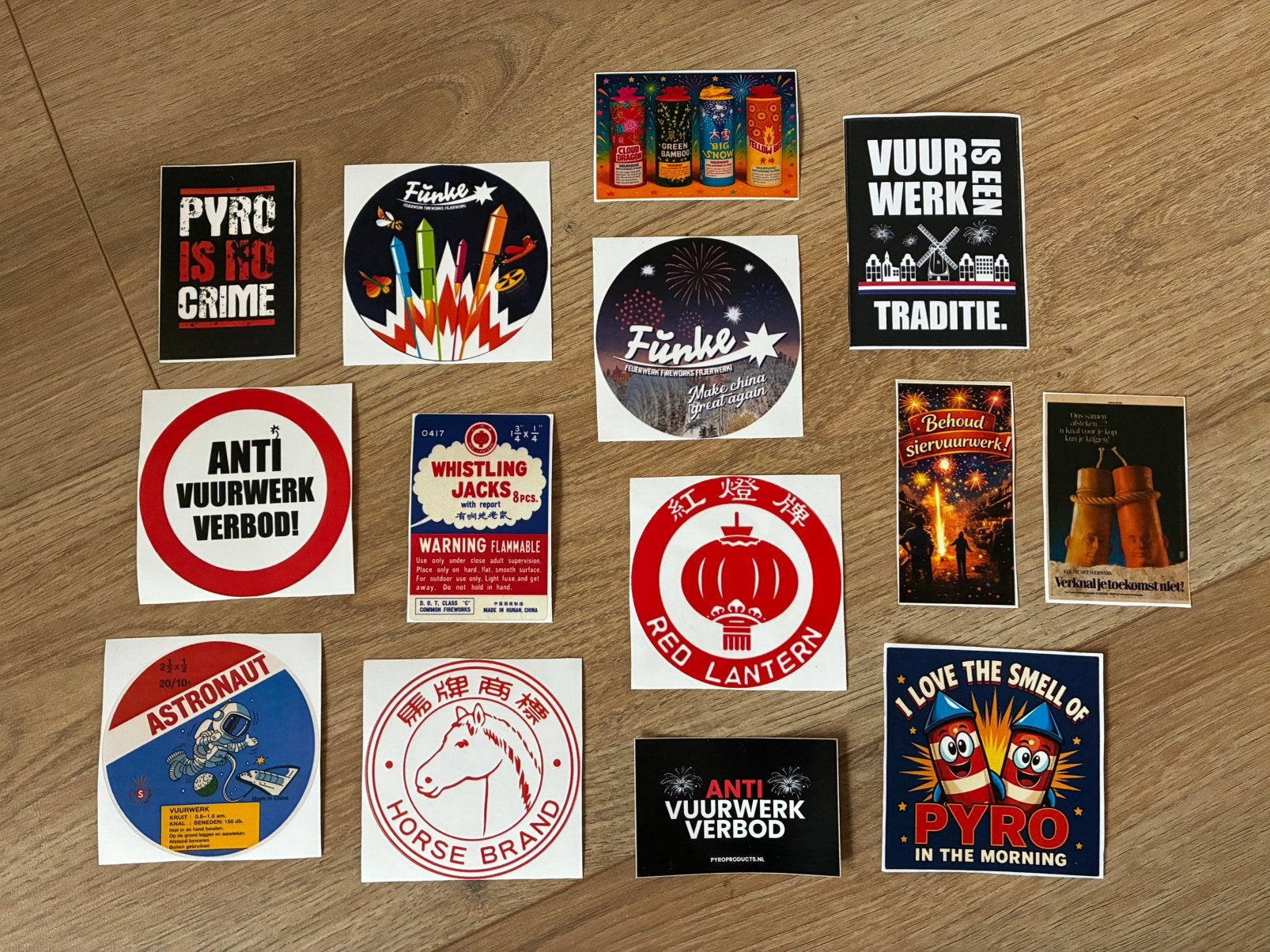 Vuurwerk stickers vanaf €0,50, Ophalen, Nieuw, Versiering