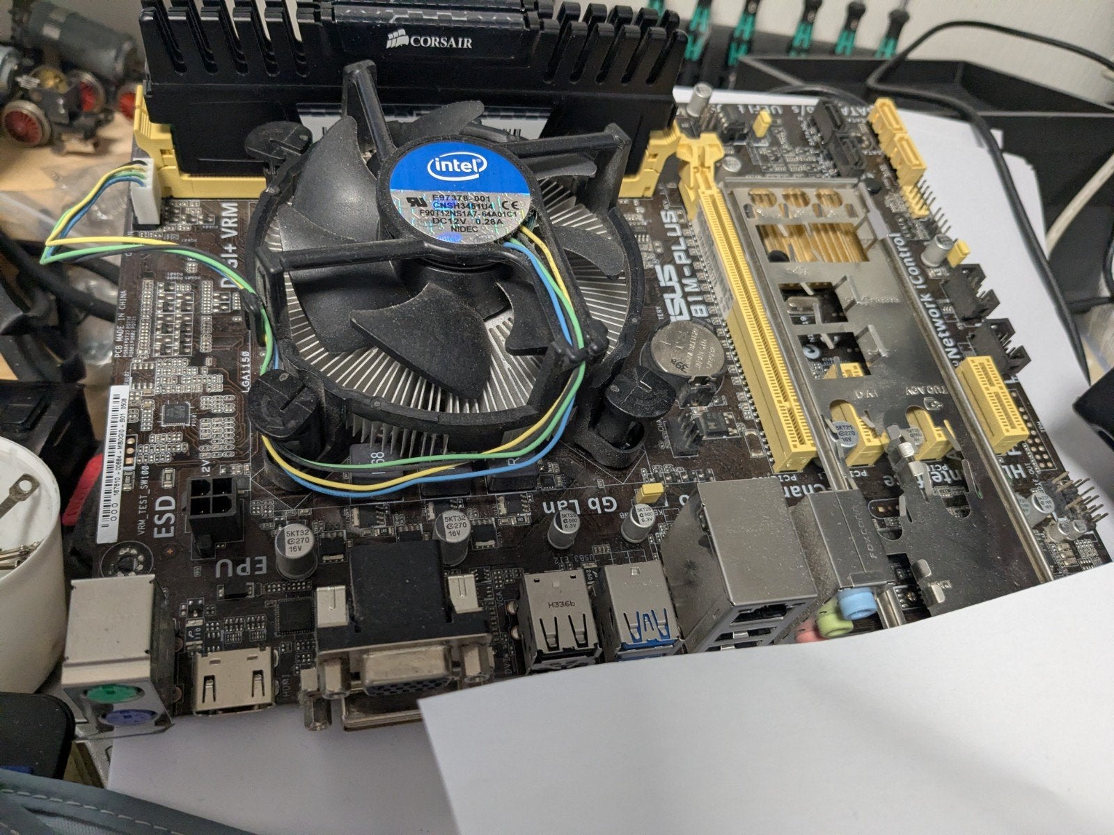 Asus h81m-plus moderbord met cpu en geh., Ophalen, Gebruikt, DDR3, Micro-ATX