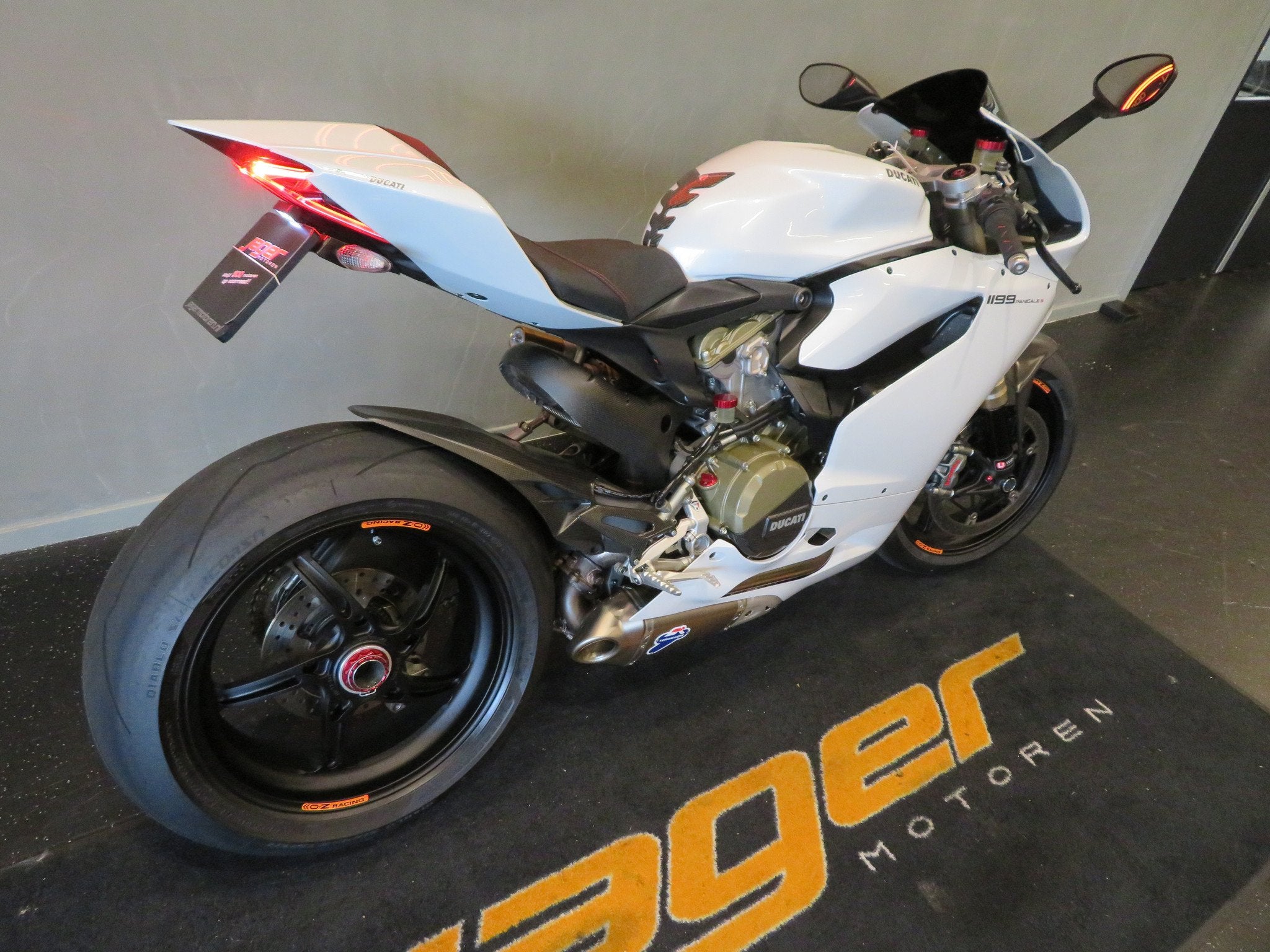 Ducati PANIGALE 1199 ABS TERMIONI CARBON (bj 2013), Motoren, 1198 cc, Super Sport, Gebruikt, Bedrijf