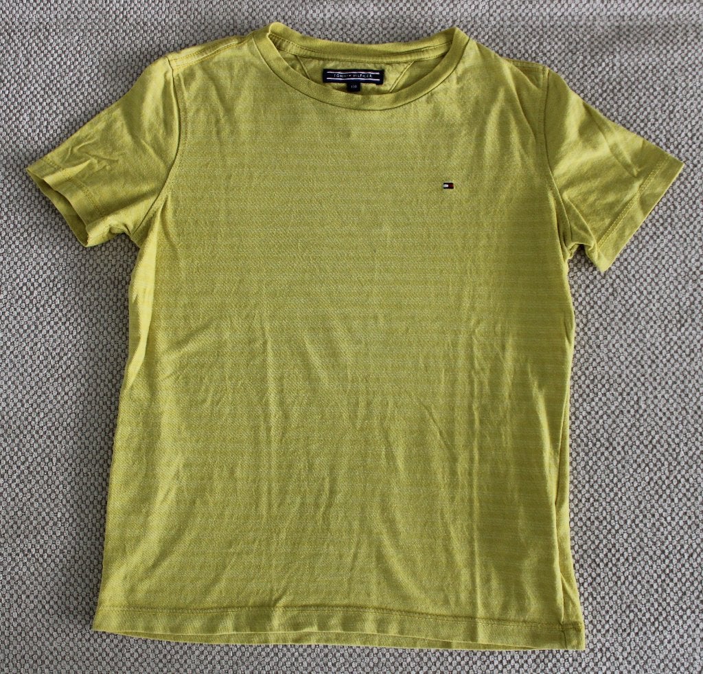 T-shirt van Tommy Hilfiger 128, Gebruikt, Ophalen of Verzenden, Tommy Hilfiger, Shirt of Longsleeve