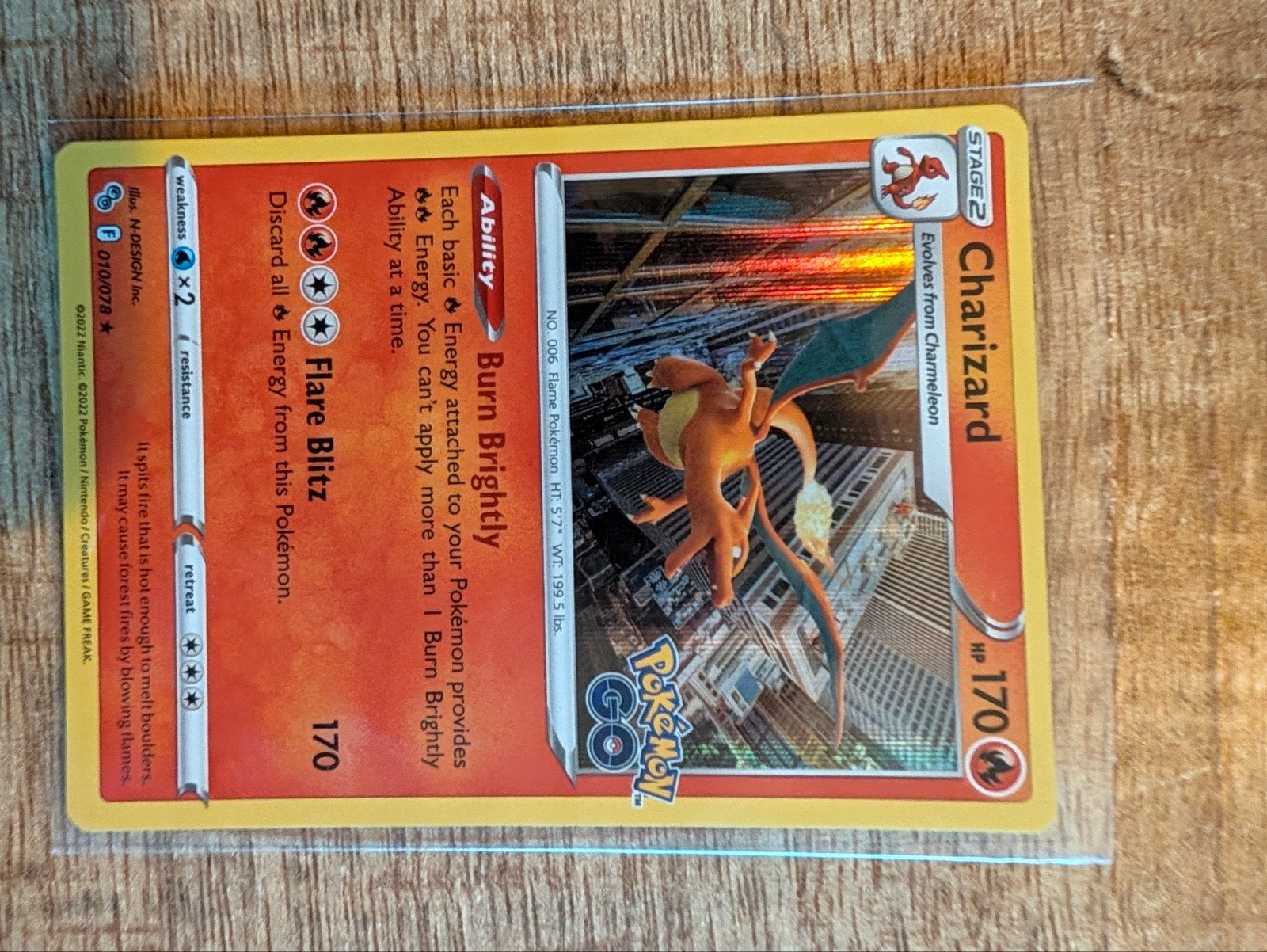 Charizard Pokemon GO - Holo, Ophalen of Verzenden, Zo goed als nieuw, Losse kaart, Foil