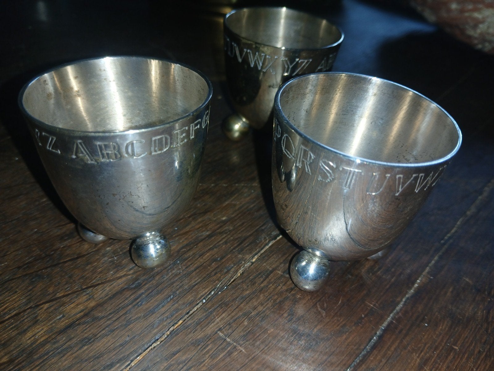 Set van 3 antieke zilverkleurige eierdopjes Bauhaus stijl, Antiek en Kunst, Antiek | Goud en Zilver, Ophalen of Verzenden, Zilver