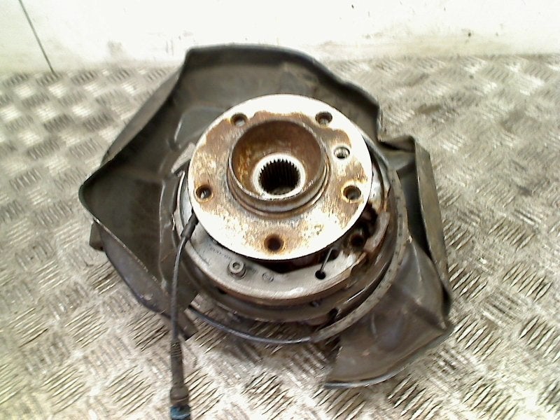 Fusee Links Achter BMW X1 (E84) (2009-12/2015-06), Gebruikt, Petuelring 130, München 80809, , Duitsland, BMW, Bayerische Motoren Werke AG