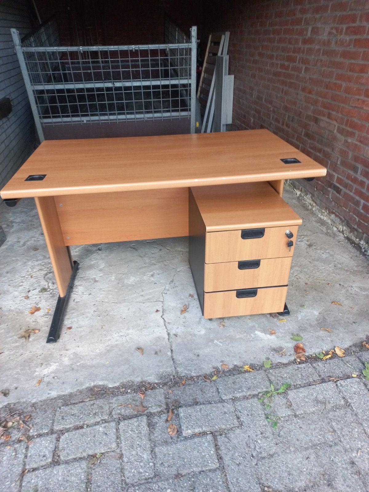 Ruim bureau met ladeblok - Ideaal voor thuiswerkplek, Ophalen, Met lades, Gebruikt, Hout