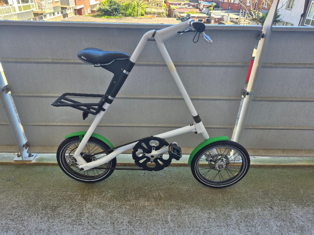 strida 2.5 White edition, Fietsen en Brommers, 16 tot 18 inch, Zo goed als nieuw, Totaal opvouwbaar, Schijfrem