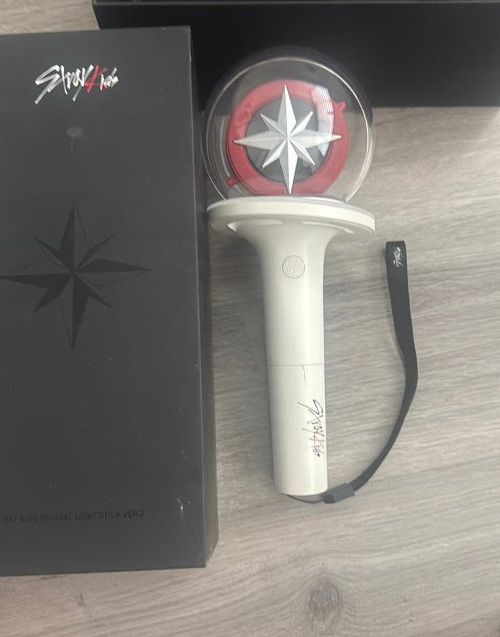 Stray kids lightstick, Ophalen of Verzenden, Zo goed als nieuw, Batterij