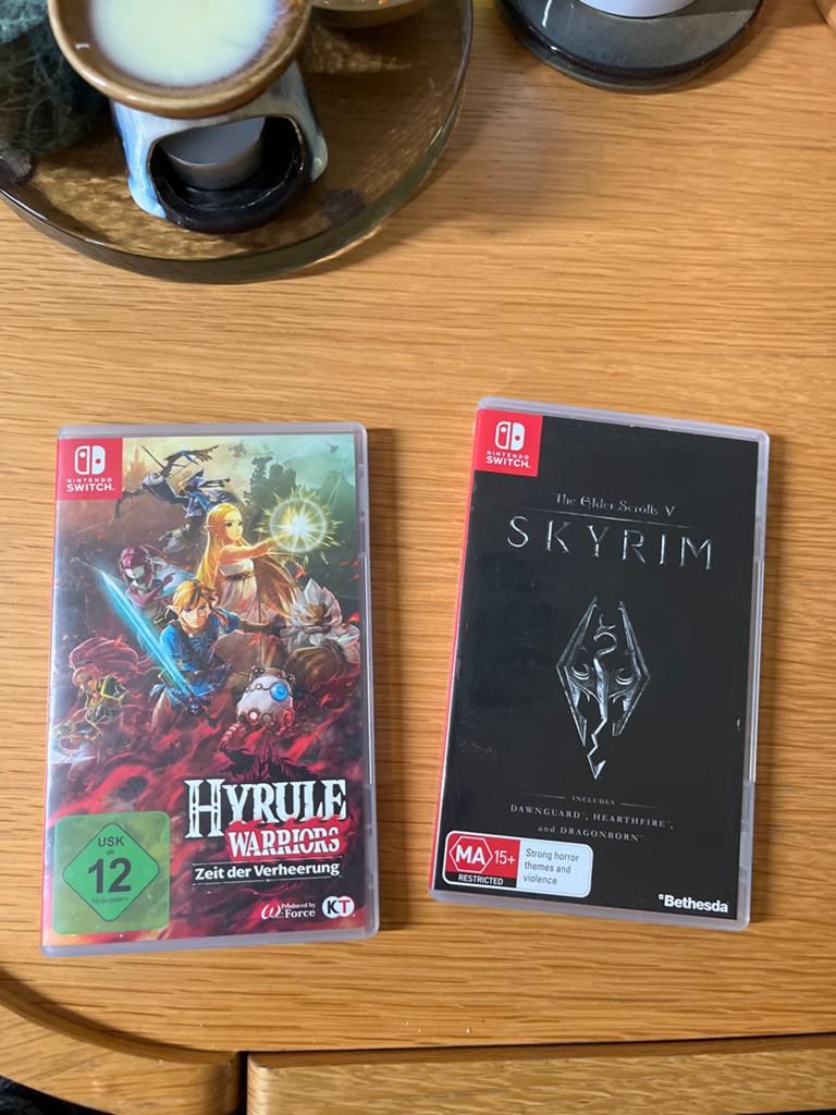 Nintendo Switch; Skyrim ( is verkocht!) en Hyrule Warriors, Gebruikt, Vanaf 18 jaar, Overige genres, 1 speler