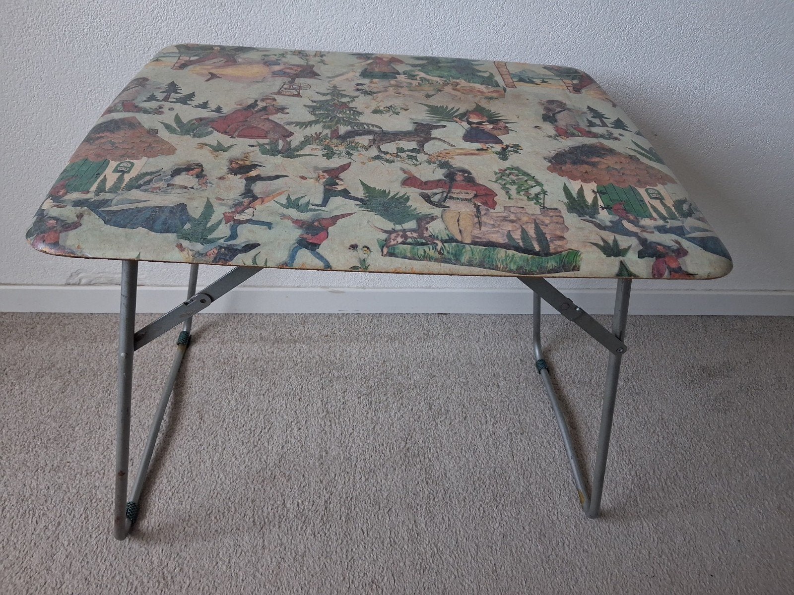 Vintage tafeltje met sprookjesfiguren, Antiek en Kunst, Ophalen of Verzenden