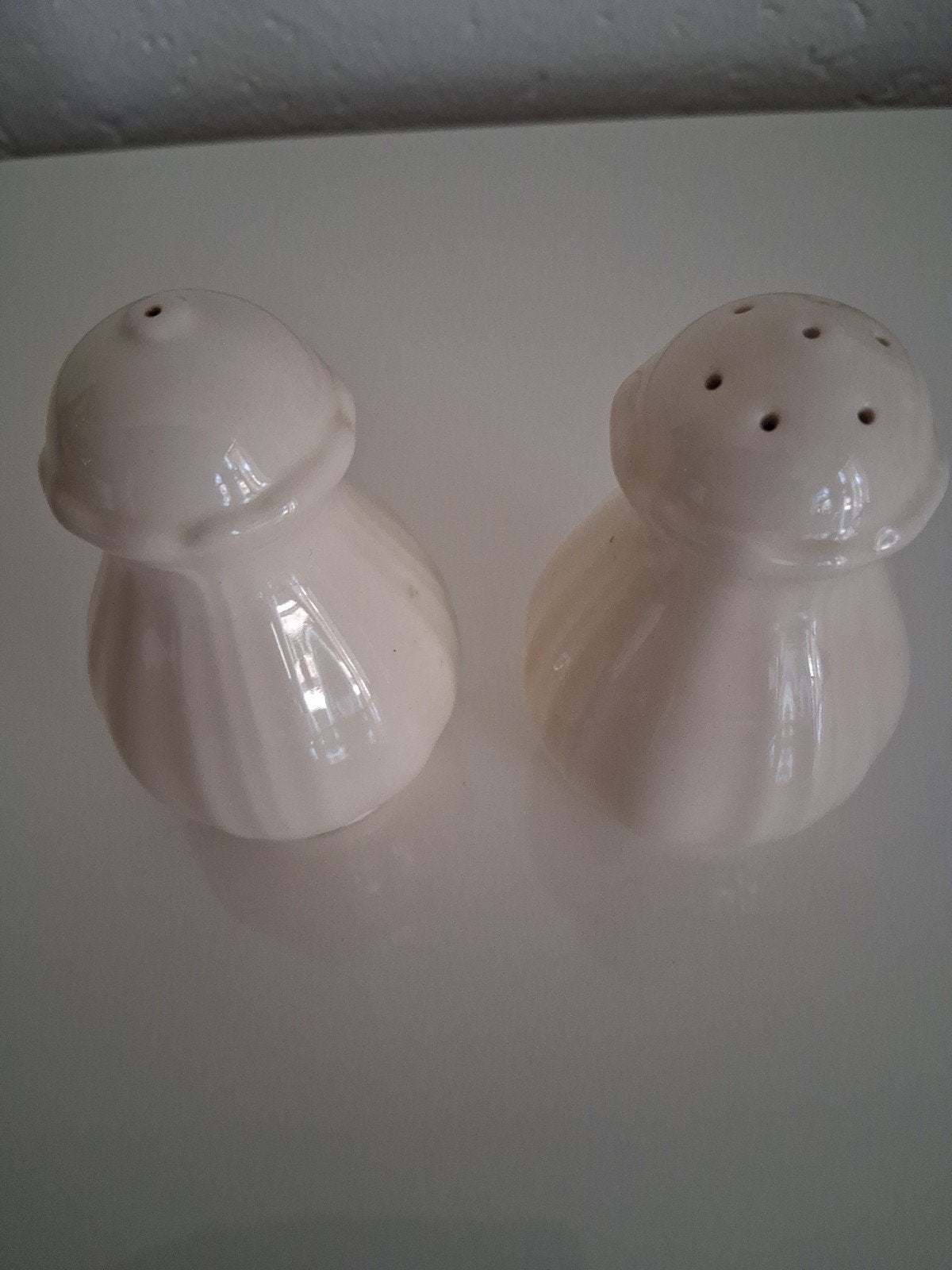 Wedgwood Queens Plain Peper en Zout potjes, Huis en Inrichting, Keuken | Servies, Ophalen of Verzenden, Zo goed als nieuw, Porselein