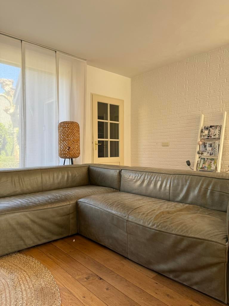 Leger Groen Leren Hoekbank - Comfortabel en Stijlvol, Ophalen, 250 tot 300 cm, Gebruikt, Hoekbank