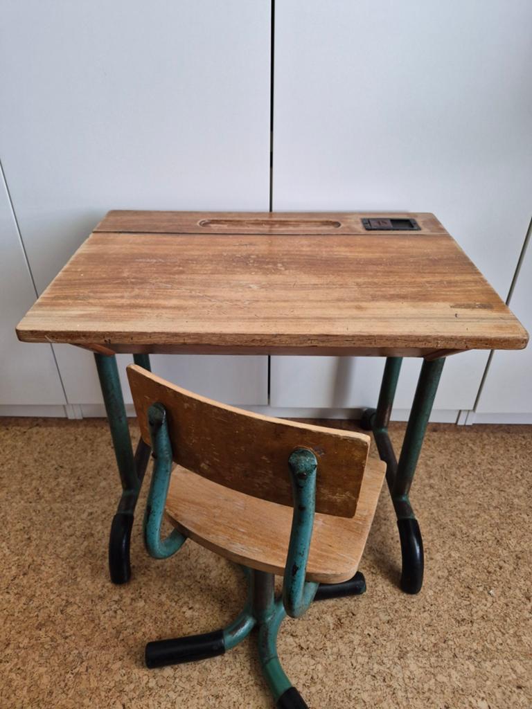 Vintage schoolbankje met stoel, Ophalen