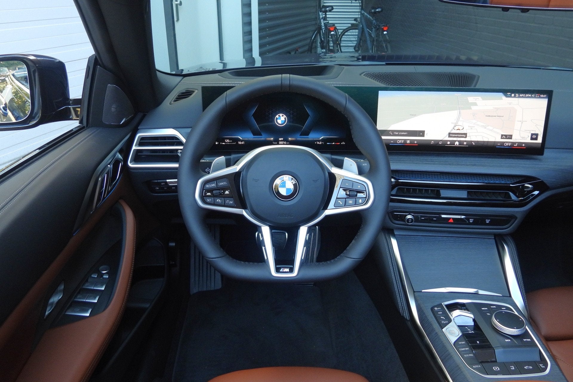 BMW 4 Serie Cabrio 420i M Sport Automaat / Trekhaak / Air Co, Auto's, Automaat, Zwart, Cabriolet, Leder