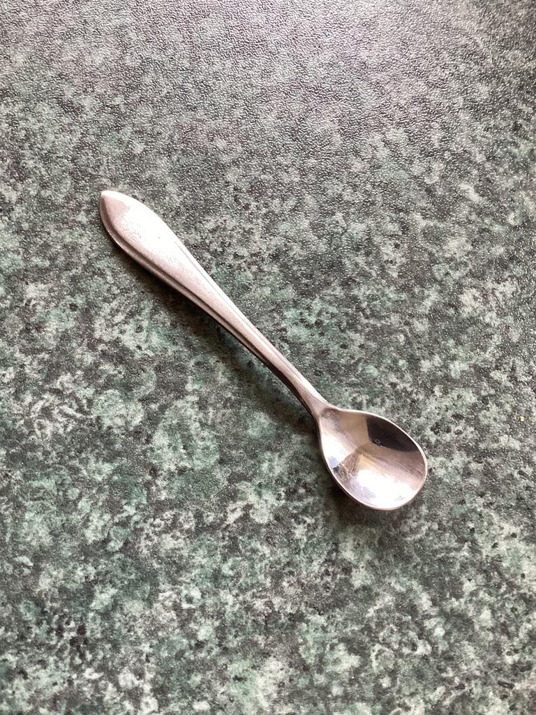 Sola zoutlepeltje. Model puntfilet nummer 430., Ophalen of Verzenden
