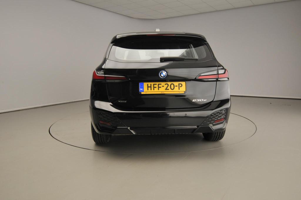 BMW 2 Serie Active Tourer 230e xDrive | M-Sportpakket | LED, Auto's, BMW, Automaat, Stof, Gebruikt, 1820 kg