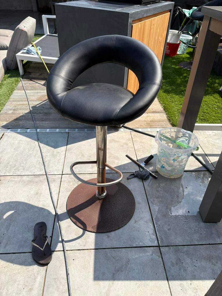 2 gratis oude barkrukken poot geroest, 2 krukken, Ophalen of Verzenden, Gebruikt, 60 tot 90 cm