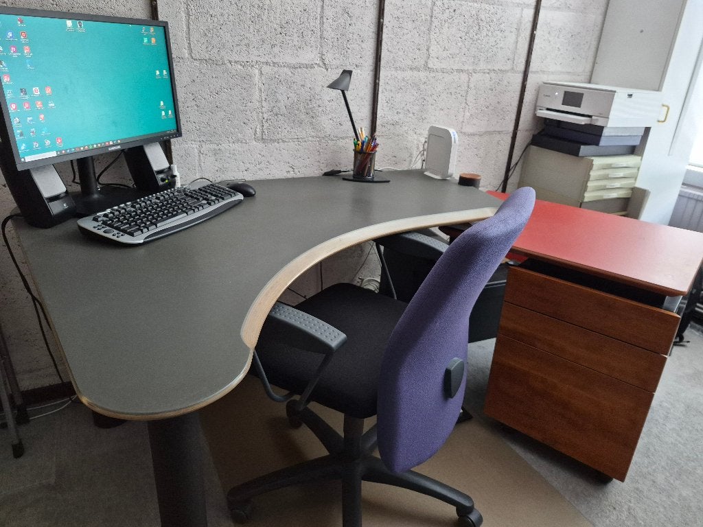 Origineel design bureau, Ophalen, Gebruikt, 150 cm, Hout