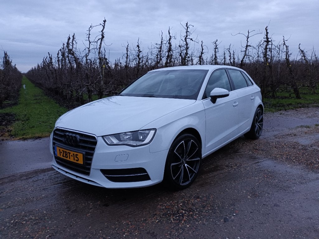 Audi A3 1.4TFSI G-tron 2014 Wit automaat, Auto's, Audi, Stof, 4 cilinders, CNG (Aardgas), Wit