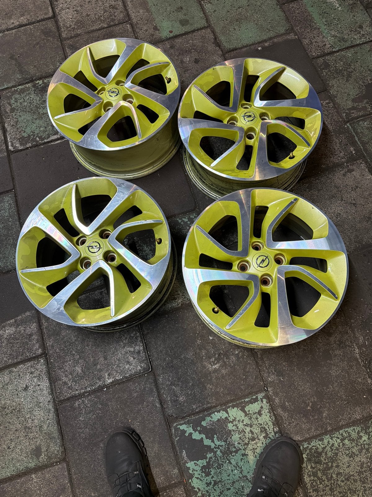 Set van 4 Opel velgen - Geel/Zilver, Auto-onderdelen, Banden en Velgen, Ophalen of Verzenden, Gebruikt, Zomerbanden, Velg(en)