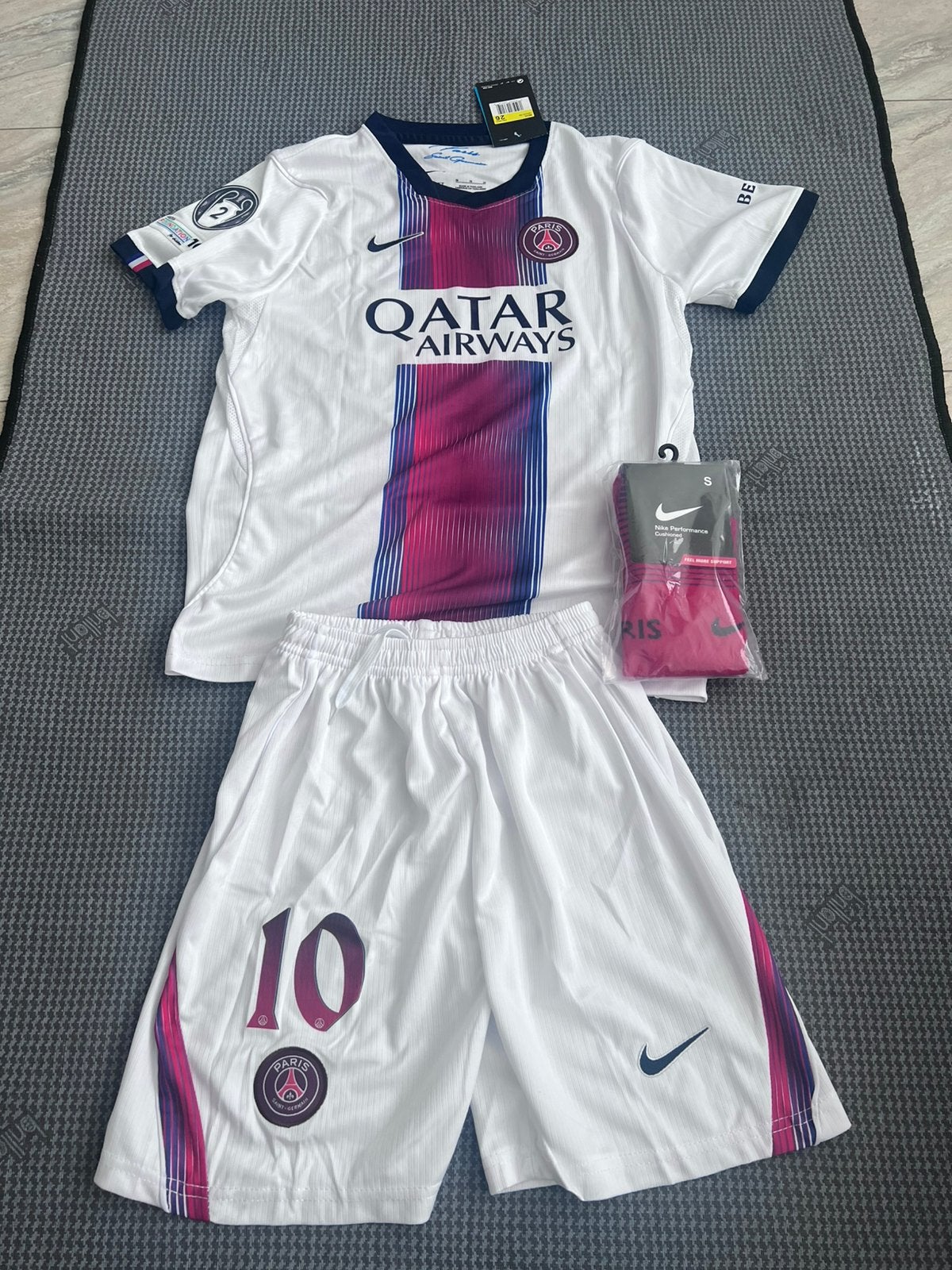 Paris Saint-Germain Volledige Set 26/27 Maat 147-152, Maat XS of kleiner, Verzenden, Nieuw, Set