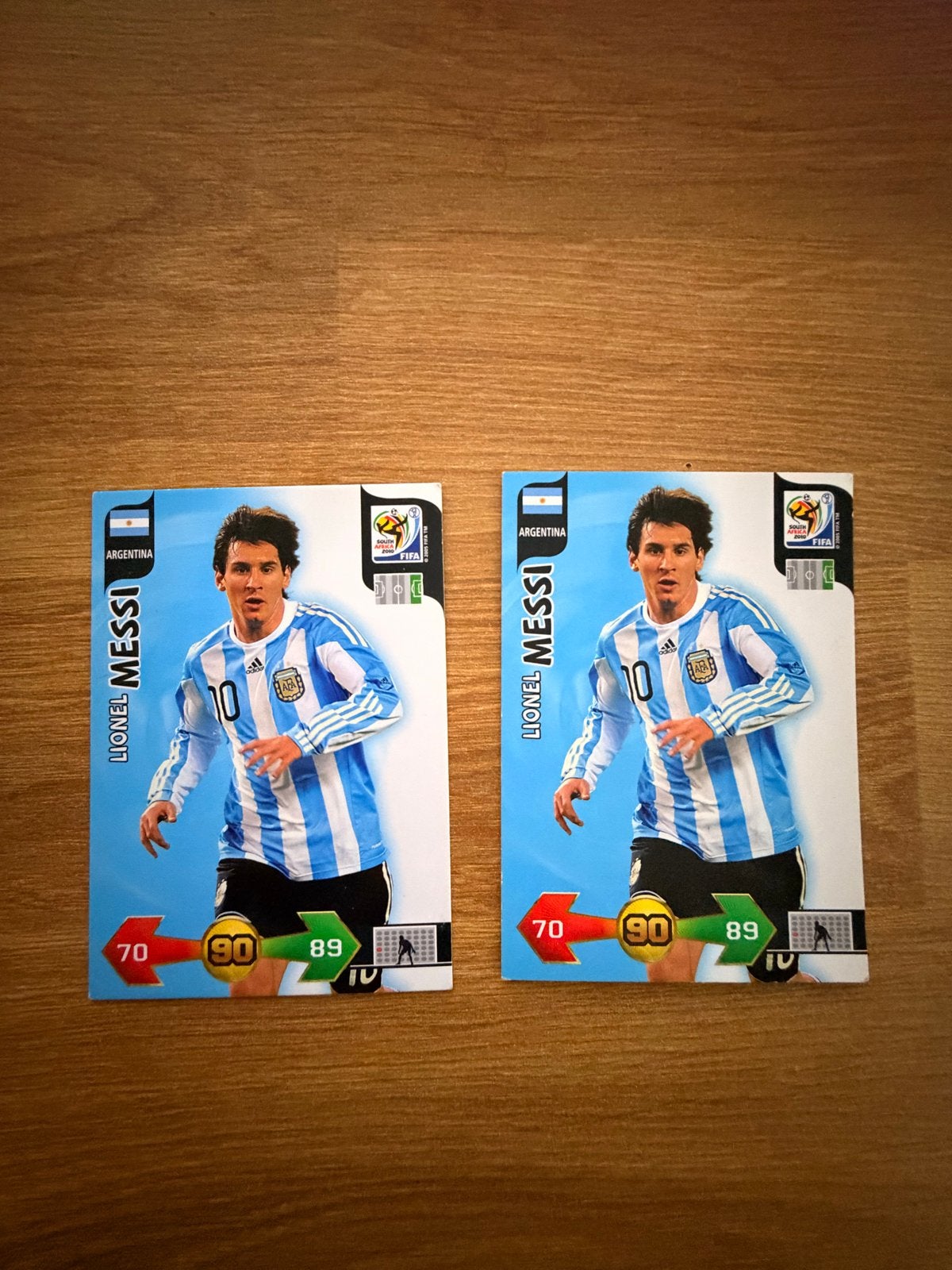 2x Lionel Messi Panini Adrenalyn XL WK 2010 Zuid-Afrika, Ophalen of Verzenden, Gebruikt, Overige sporten, Spelerskaart