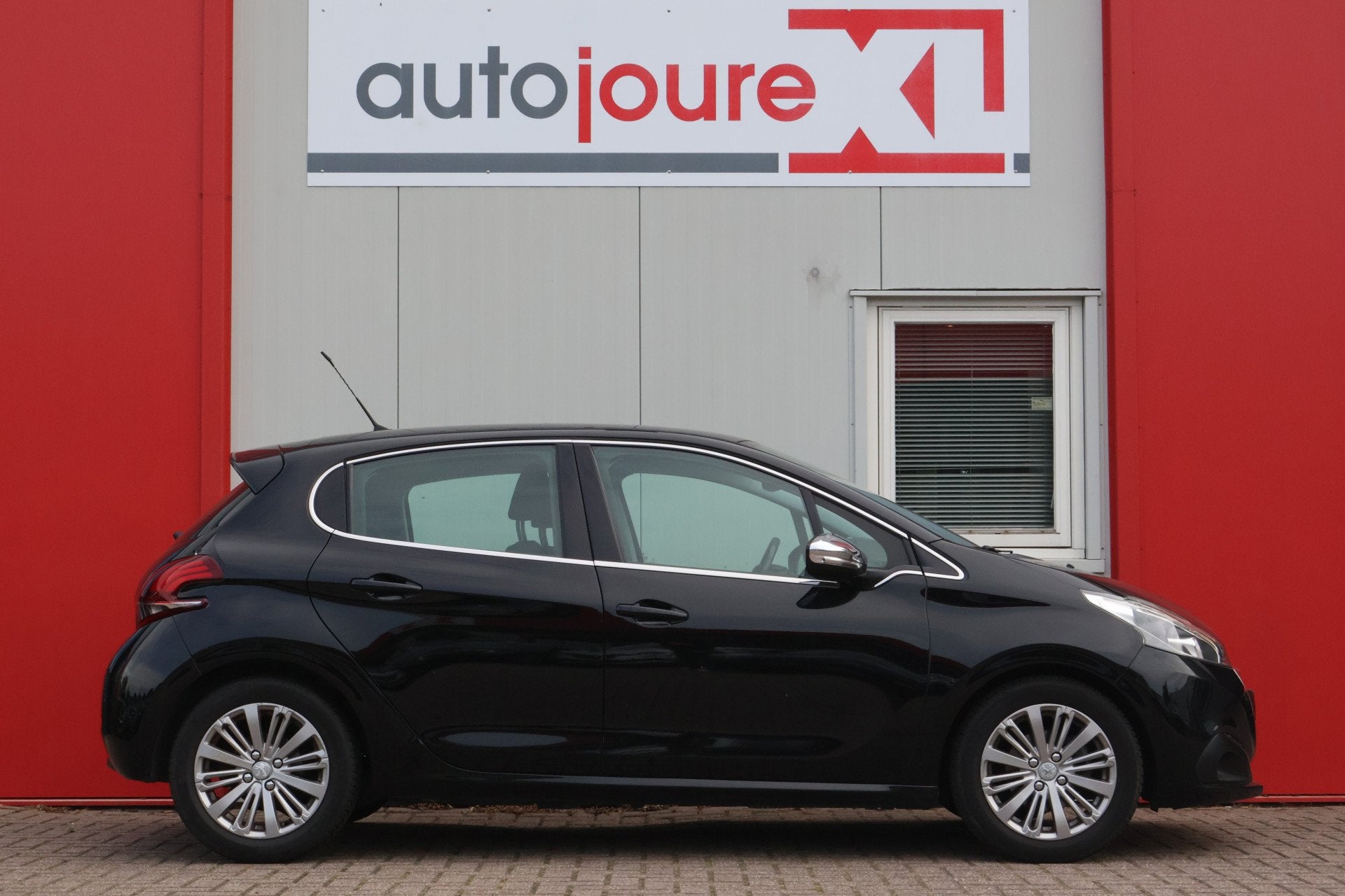 Peugeot 208 1.5 BlueHDi Blue Lease Allure (bj 2018), Voorwielaandrijving, Gebruikt, 4 cilinders, Zwart