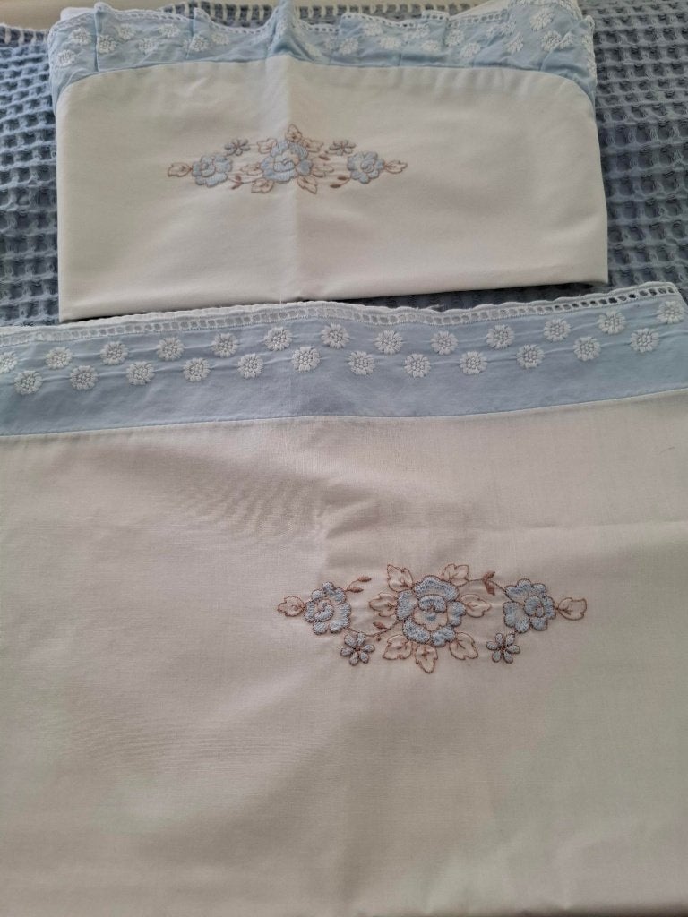 Mooi oud lakentje en sloopje, blauw geborduurd., Ophalen of Verzenden, Zo goed als nieuw, Accessoires