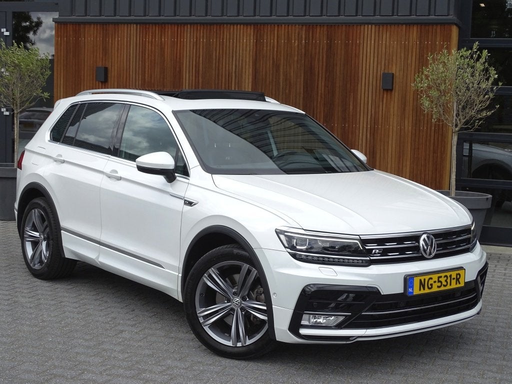 Volkswagen Tiguan 2.0 TSI 4-Motion 180PK / R-Line / ACC / Ke, Auto's, Volkswagen, Automaat, Gebruikt, 4 cilinders, Wit
