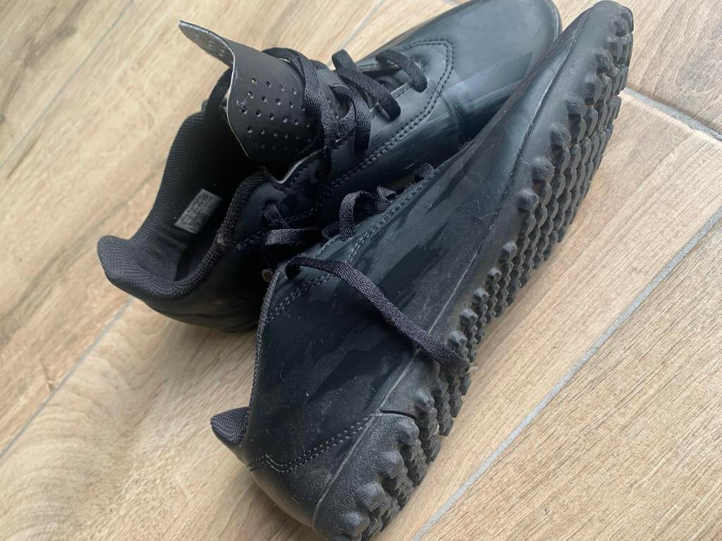 Zwarte Adidas voetbalschoenen maat 38.5, Ophalen of Verzenden, Gebruikt, Schoenen