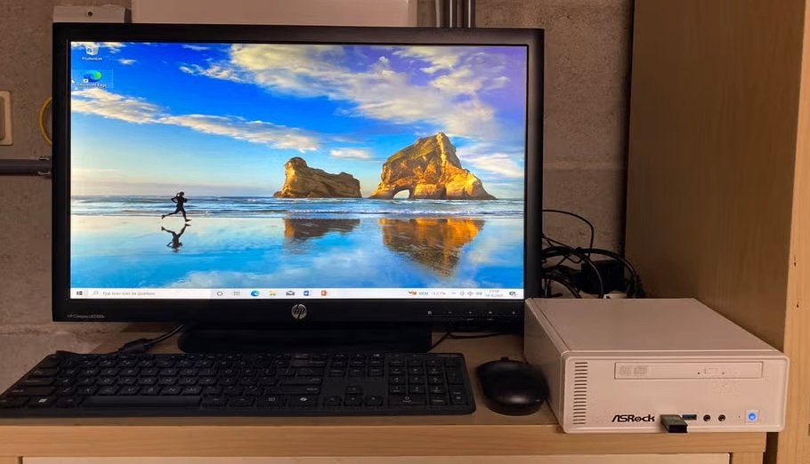 Prima Asrock mini pc + Windows 10 + Officepakket + Monitor, ASrock, Ophalen of Verzenden, Zo goed als nieuw, SSD
