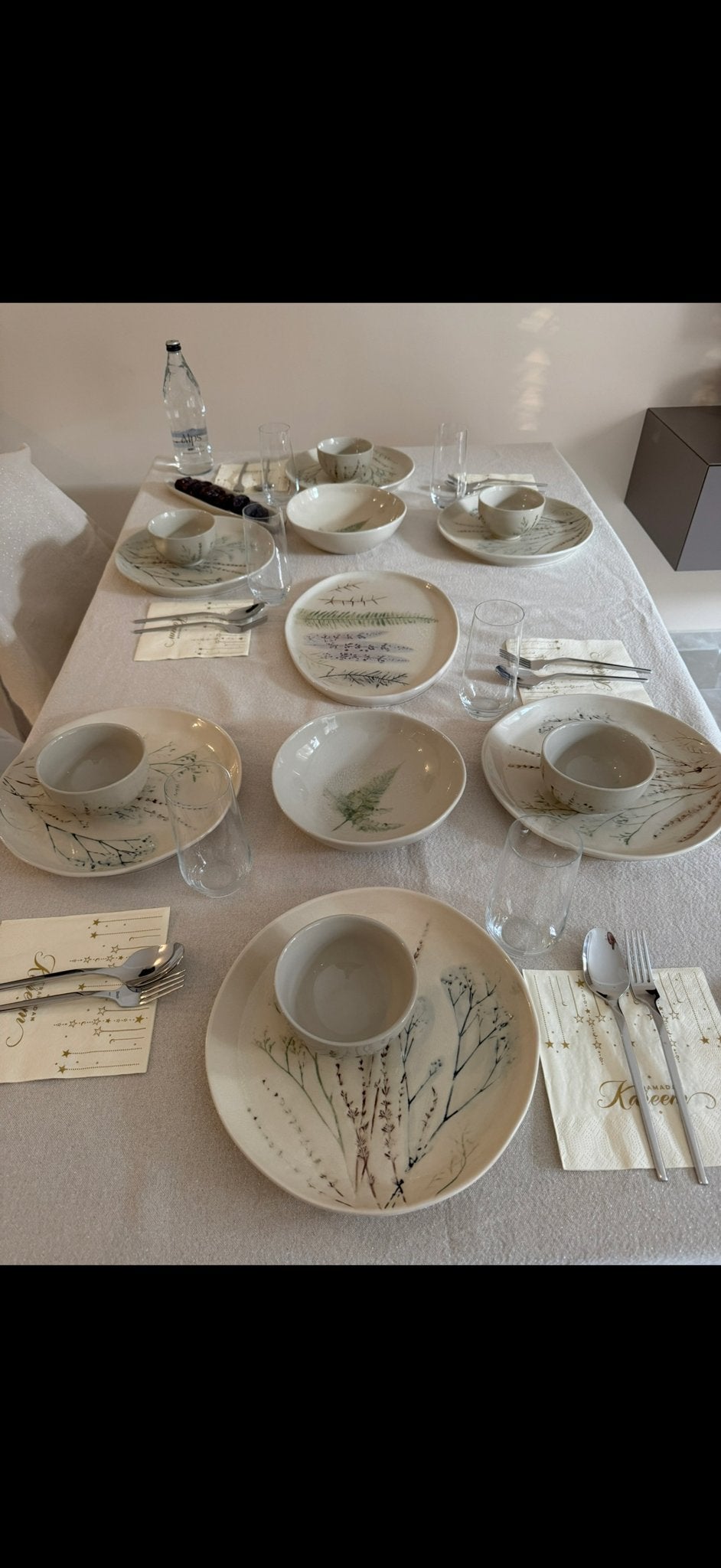 Bloomingville servies set met botanische print, Huis en Inrichting, Ophalen, Overige merken, Keramiek, Zo goed als nieuw
