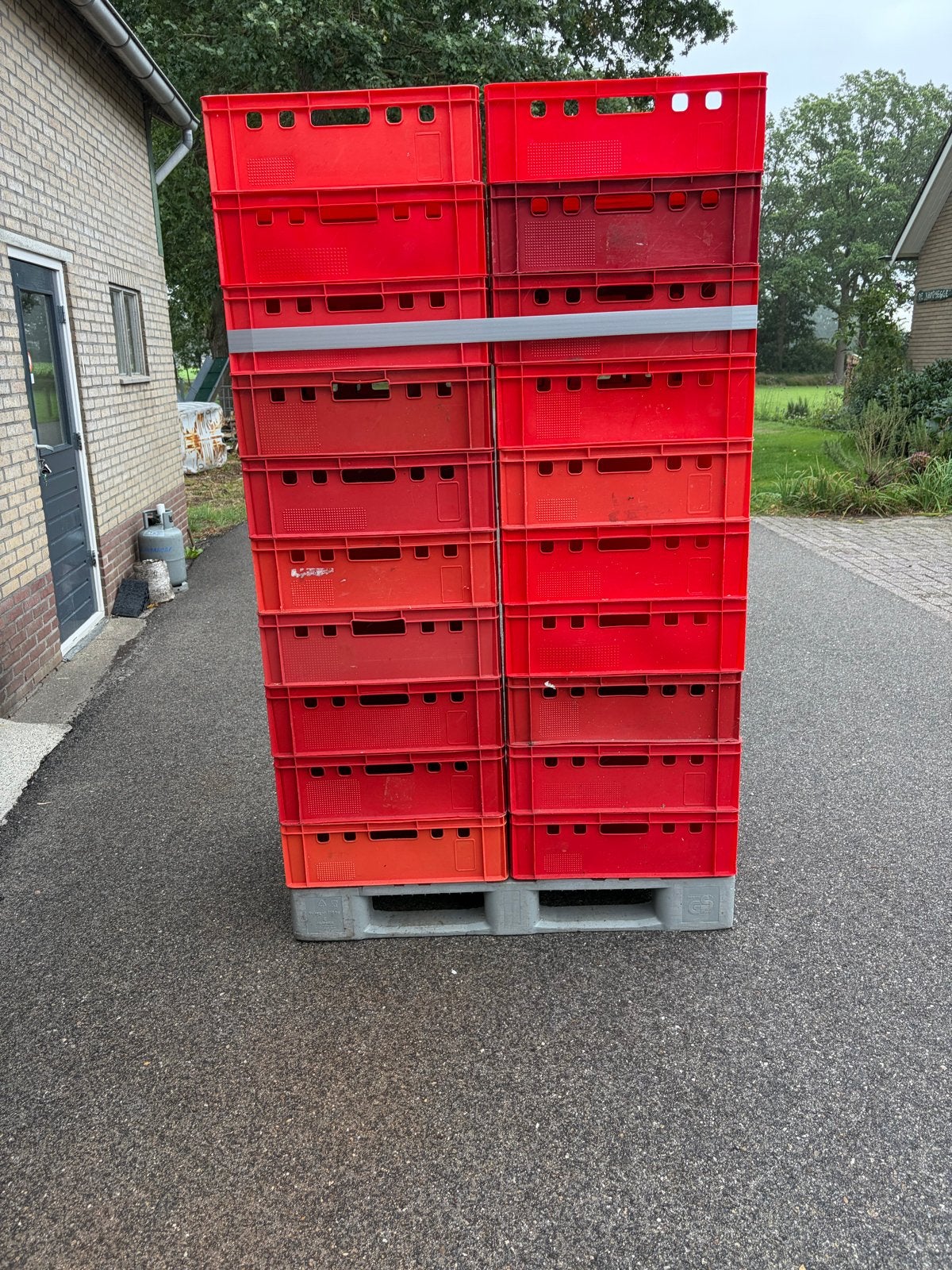 E2 Rode kratten op pallet - 40stuks, Ophalen, Gebruikt, 40 tot 60 cm, 50 tot 75 cm