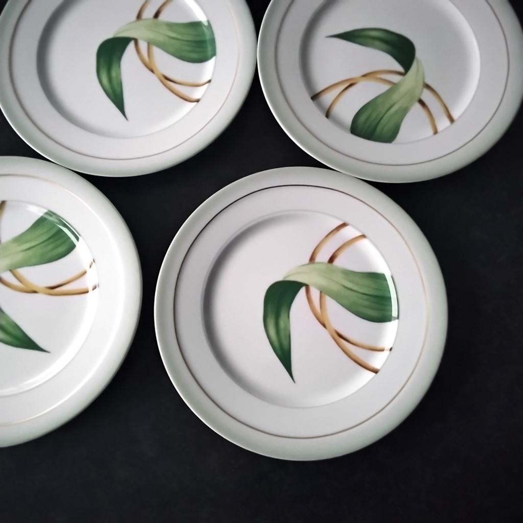 4 taart/ gebakbordjes  hutschenreuther, Huis en Inrichting, Keuken | Servies, Ophalen of Verzenden, Zo goed als nieuw, Overige stijlen