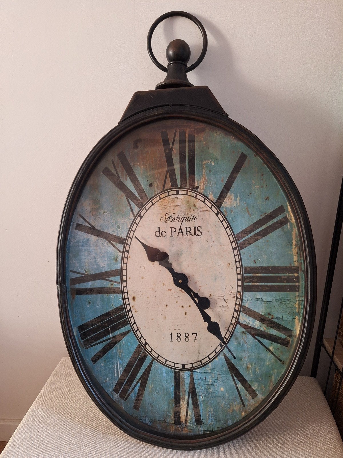 Grote Antiek Look Wandklok 'Antiquite de Paris 1887', Ophalen, Antiek, Analoog, Werkt op batterijen