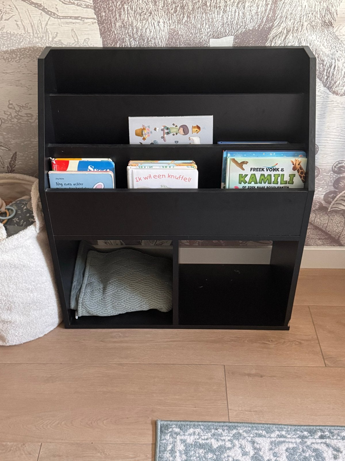 Montessori Boekenkast met Opbergvakken - Zwart, Ophalen, Met plank(en), Gebruikt, 50 tot 100 cm