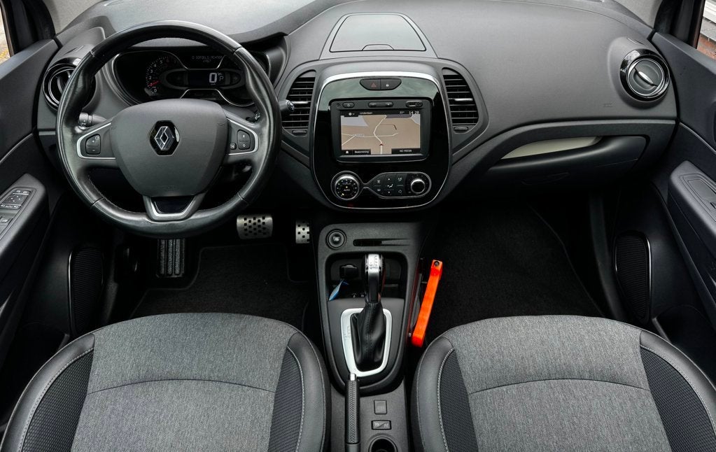 Renault Captur 1.3 TCe Intens *PanoDak*ParkSen*Carplay*Navi*, Auto's, Stof, Gebruikt, Euro 6, 4 cilinders