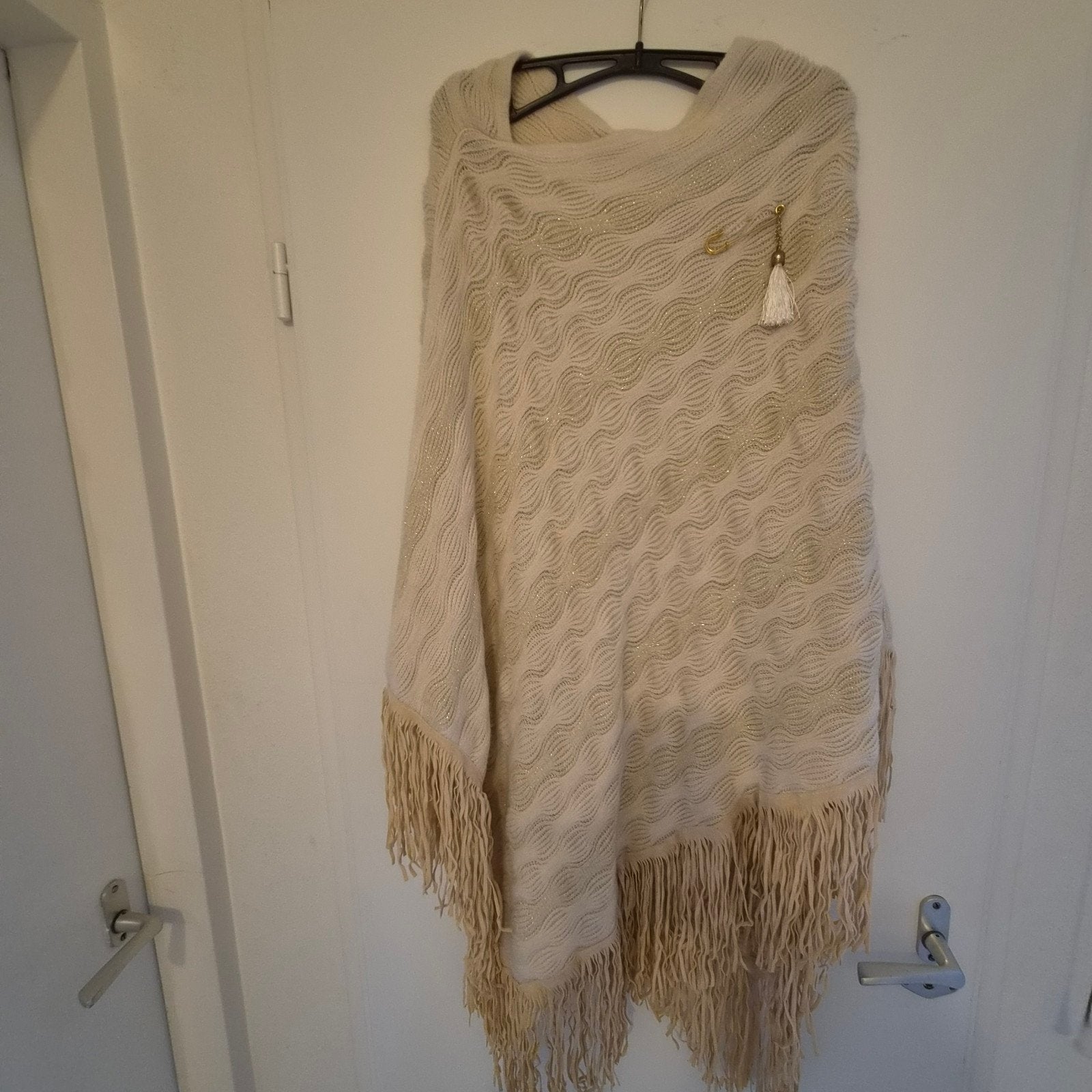 Poncho, Ophalen of Verzenden, Zo goed als nieuw, Beige