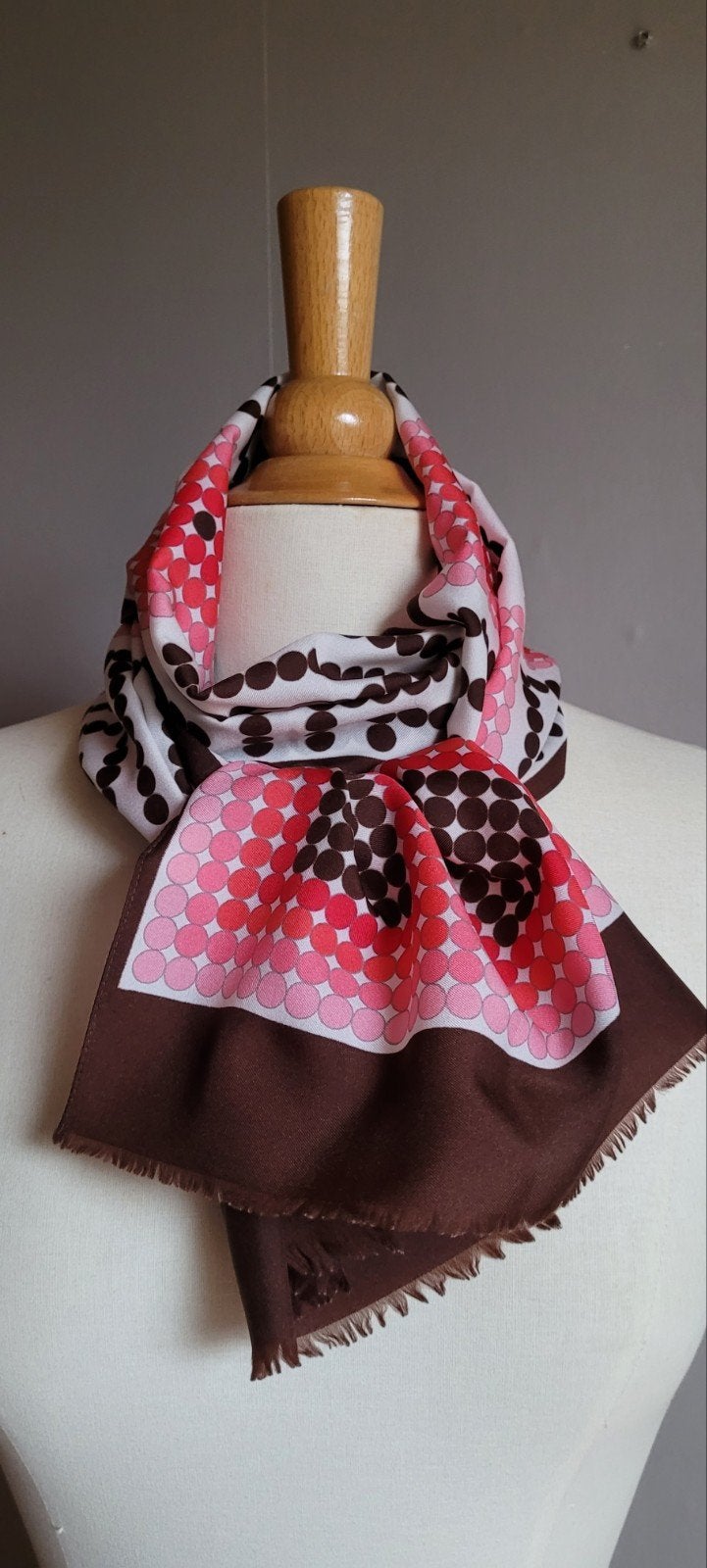 retro vintage sjaaltje, Ophalen of Verzenden, Zo goed als nieuw, Maat 38/40 (M), Sjaal