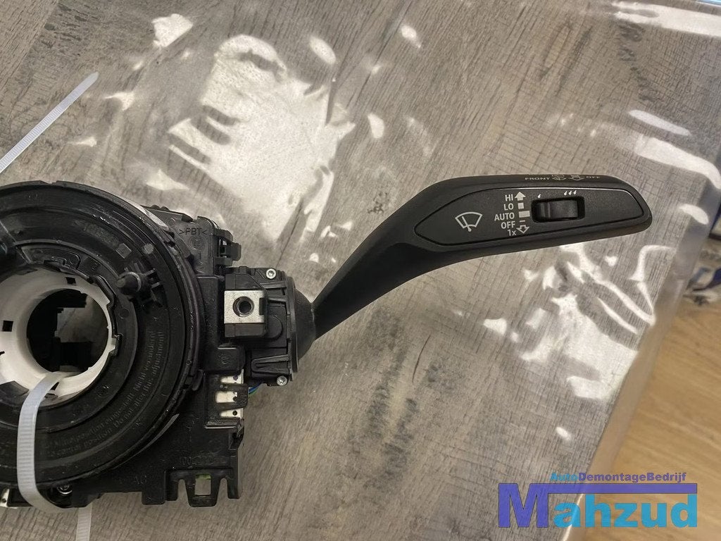 Audi A3 combischakelaar cruise raw ruitenwisser 8V0953521HB, Gebruikt, AUDI AG, Auto-Union-Strasse 1
85045  Ingolstadt, DE, Kundenbetreuung@audi.de