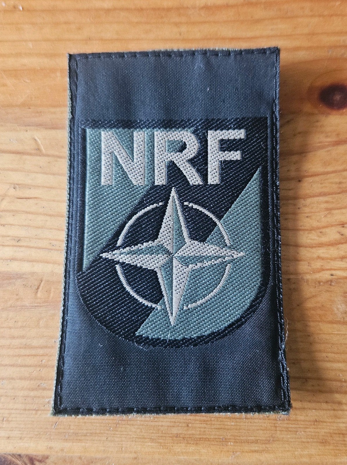 Mouwembleem NRF, Ophalen of Verzenden, Landmacht, Nederland, Embleem of Badge