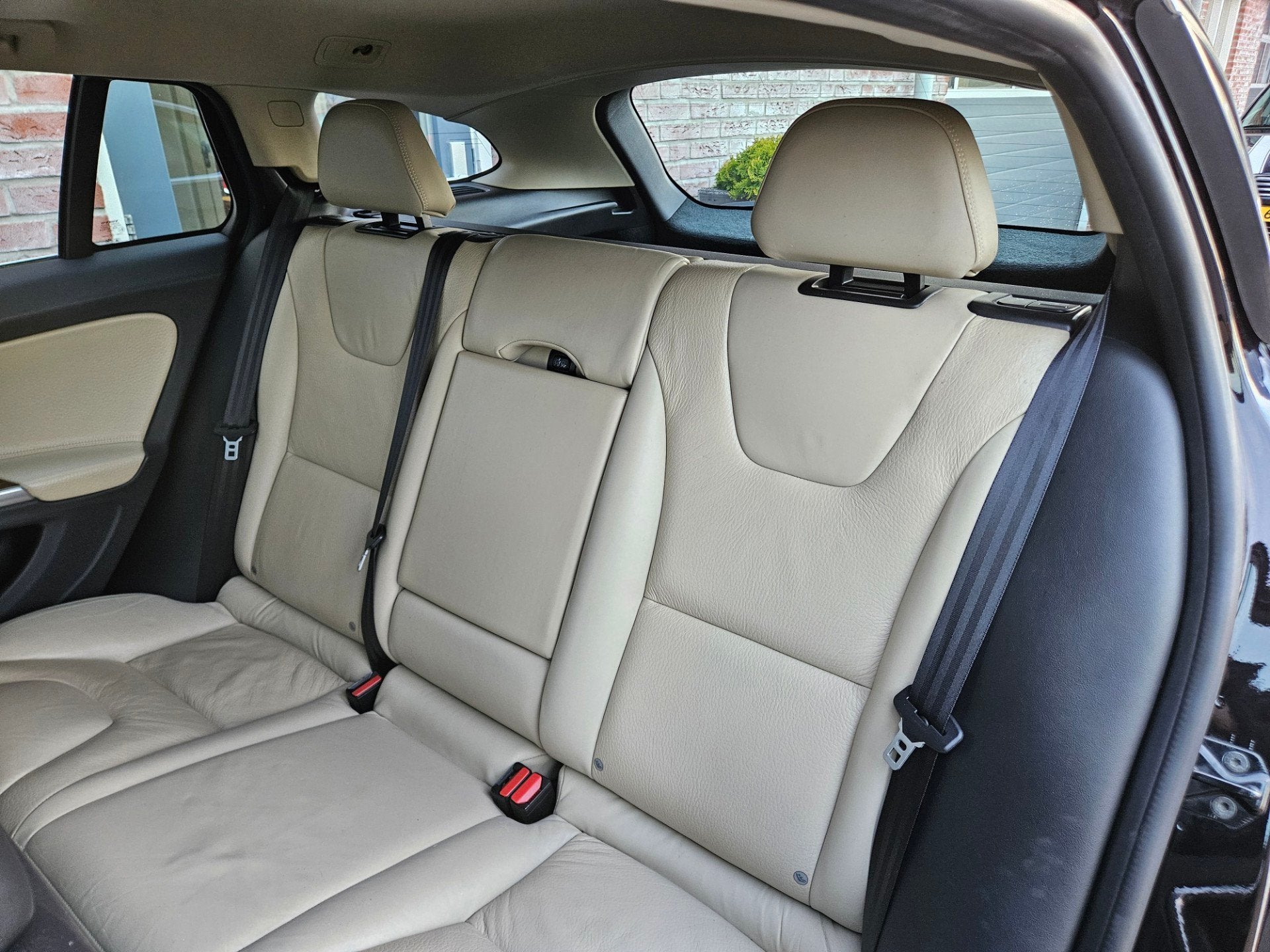 Volvo V60 2.0T Summum Automaat! Trekhaak! Schuifdak! Xenon!, Auto's, Volvo, 1502 kg, 4 cilinders, Zwart, 203 pk