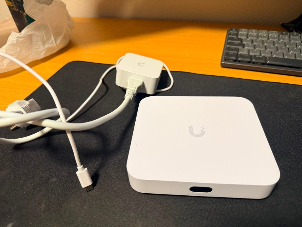 Cloud Gateway Max NS (Geen opslag/Tray), Ophalen of Verzenden, Zo goed als nieuw, Router met modem, UniFi Ubiquiti