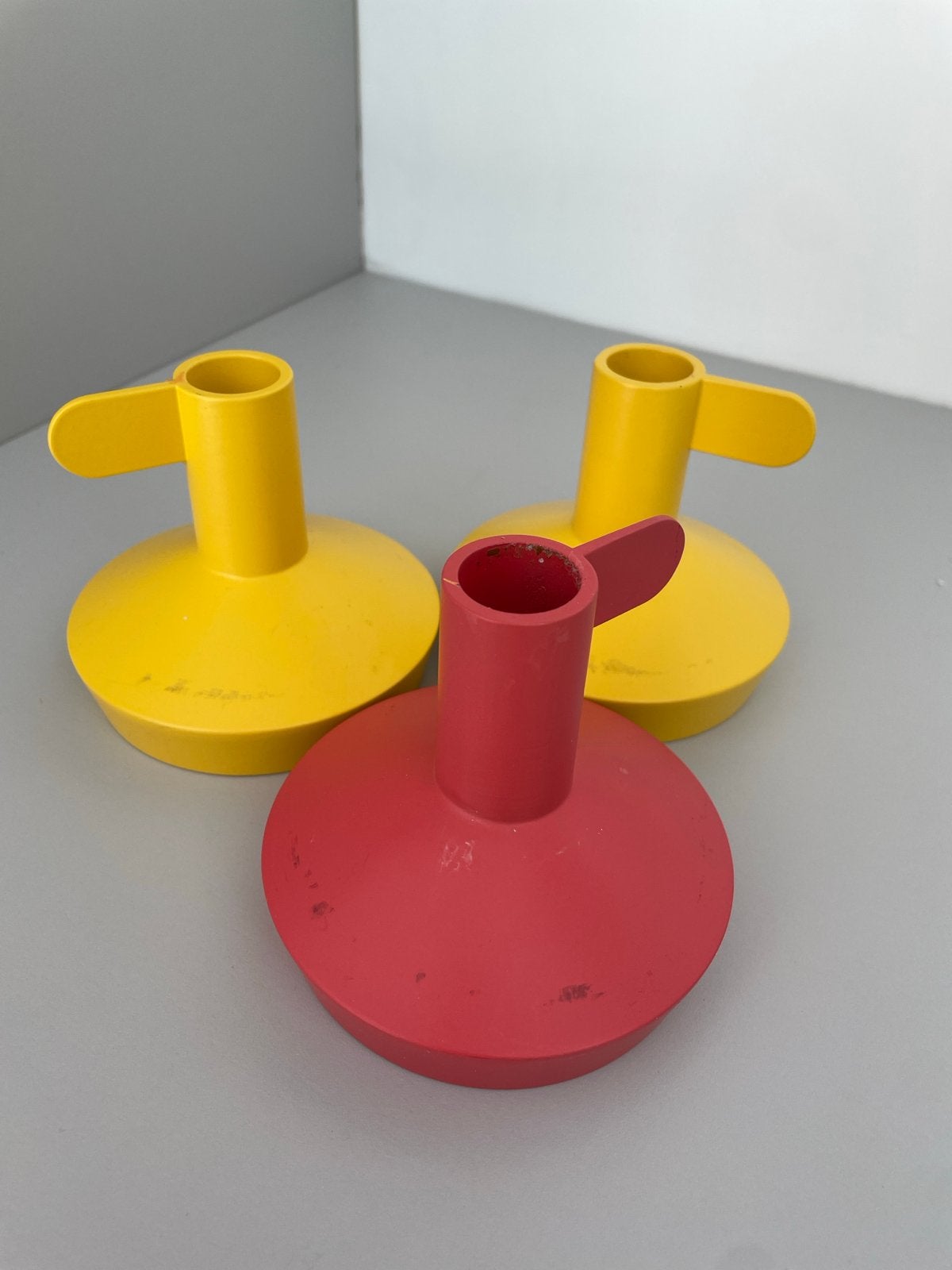 Set van 3 kleurrijke vintage kandelaars - Normann Copenhagen, Ophalen, Kunststof, Gebruikt, Kandelaar