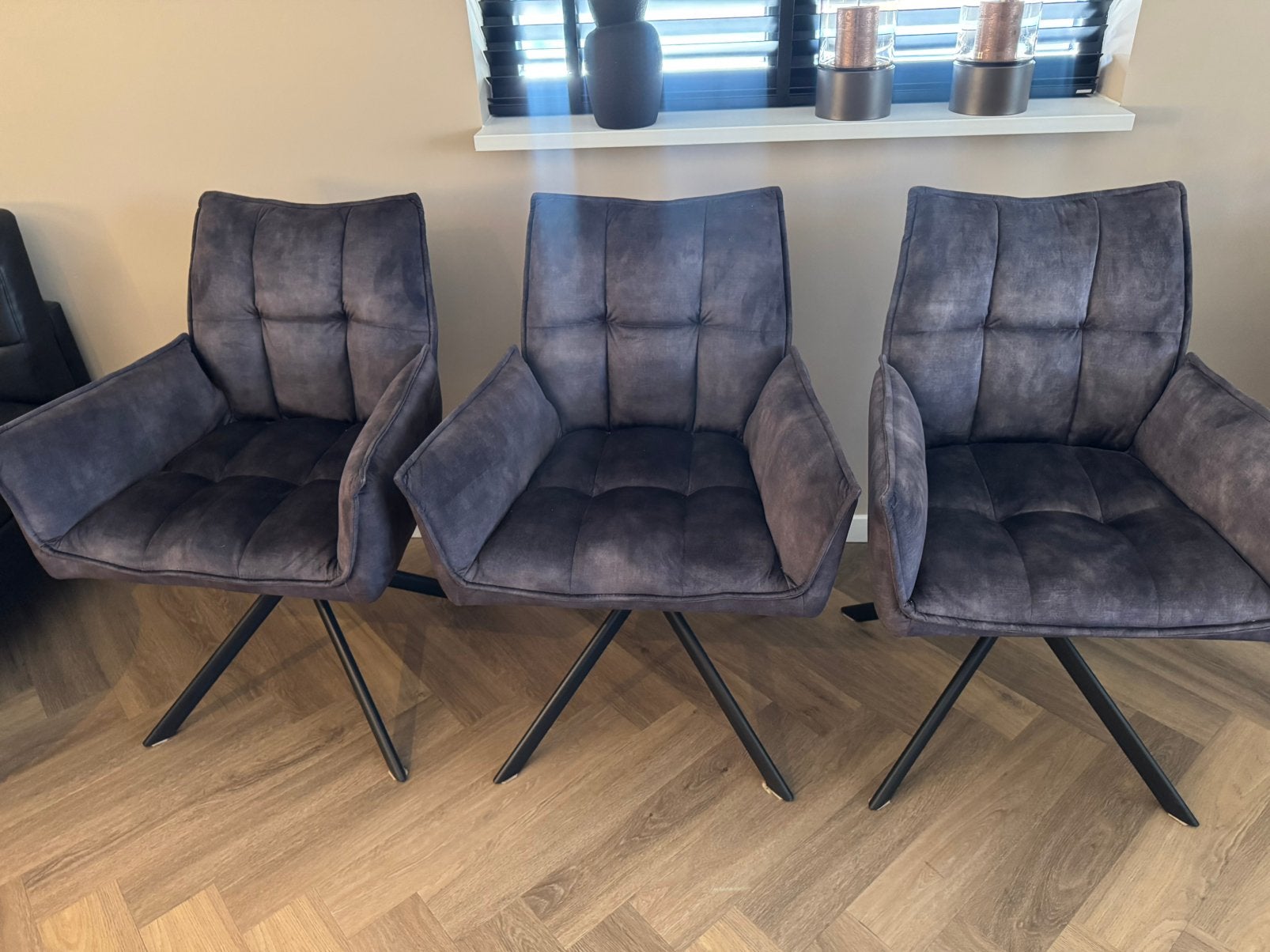 Set van 3 luxe eetkamer stoelen in het donkergrijs/zwart, Ophalen, Zo goed als nieuw
