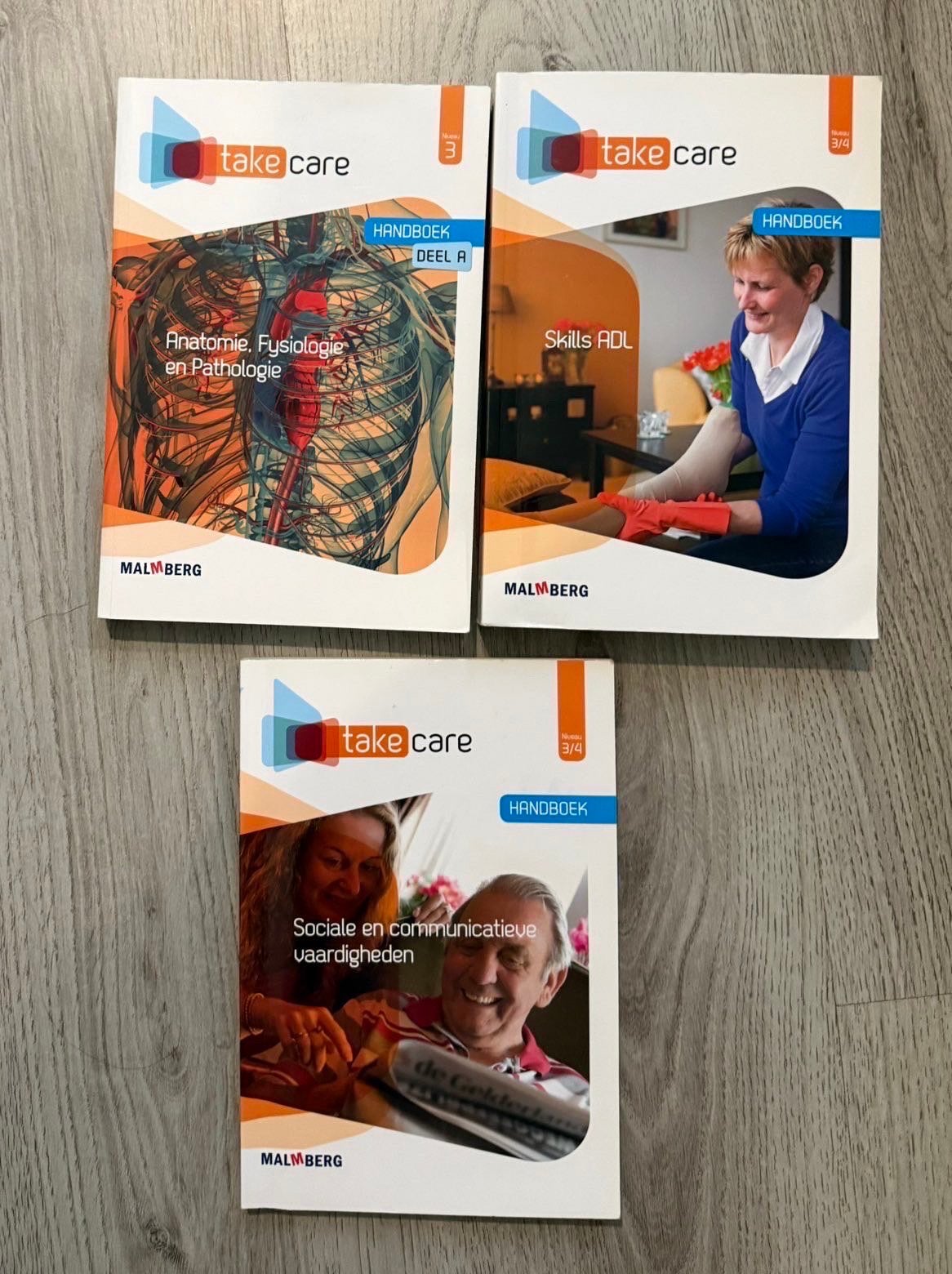Bieden Maatschappelijke zorg schoolboeken, Boeken, Schoolboeken, Ophalen, Zo goed als nieuw, Overige niveaus