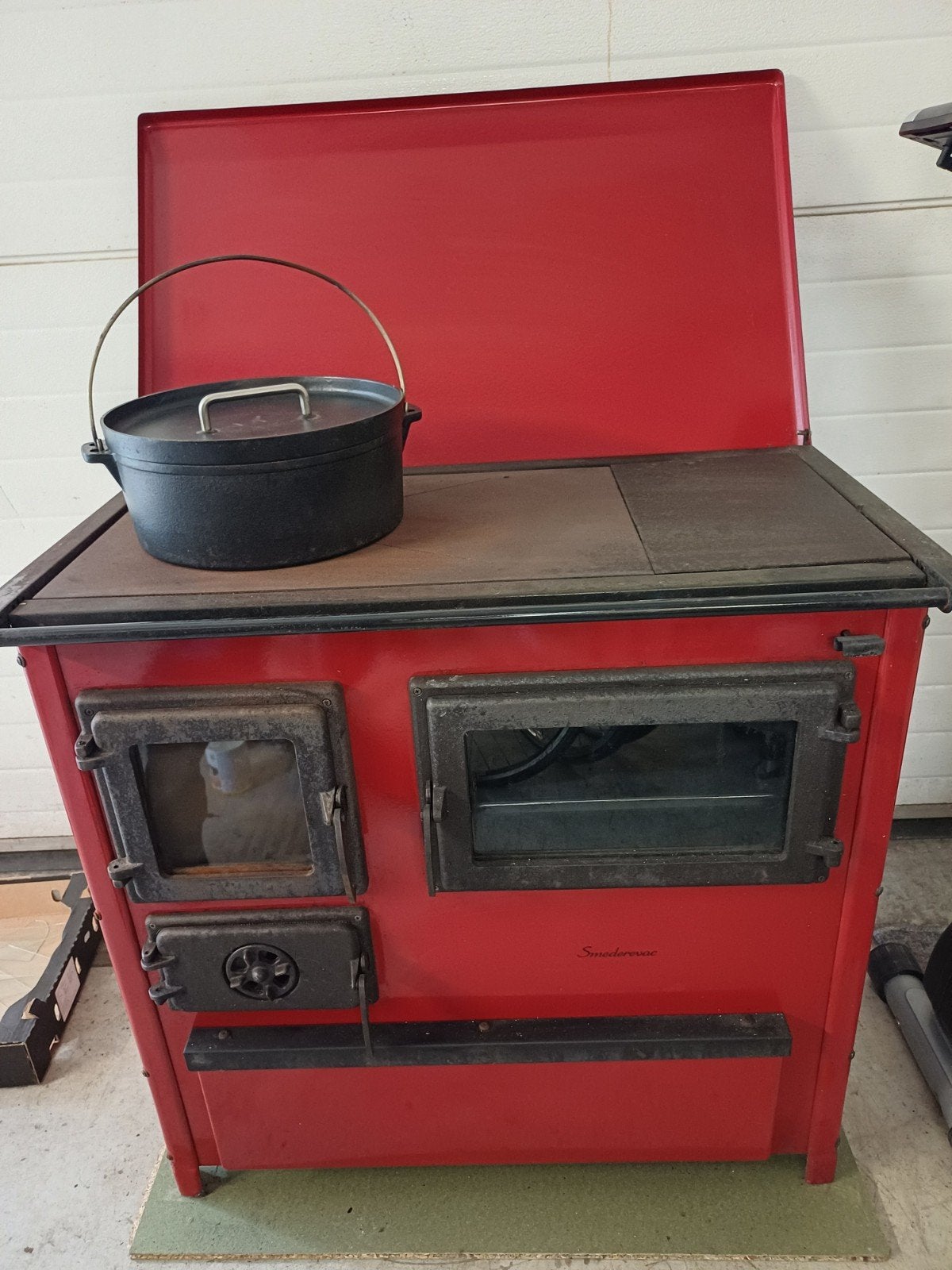 Rode houtkachel met oven en kookplaat, Ophalen, Gebruikt, Houtkachel, Vrijstaand