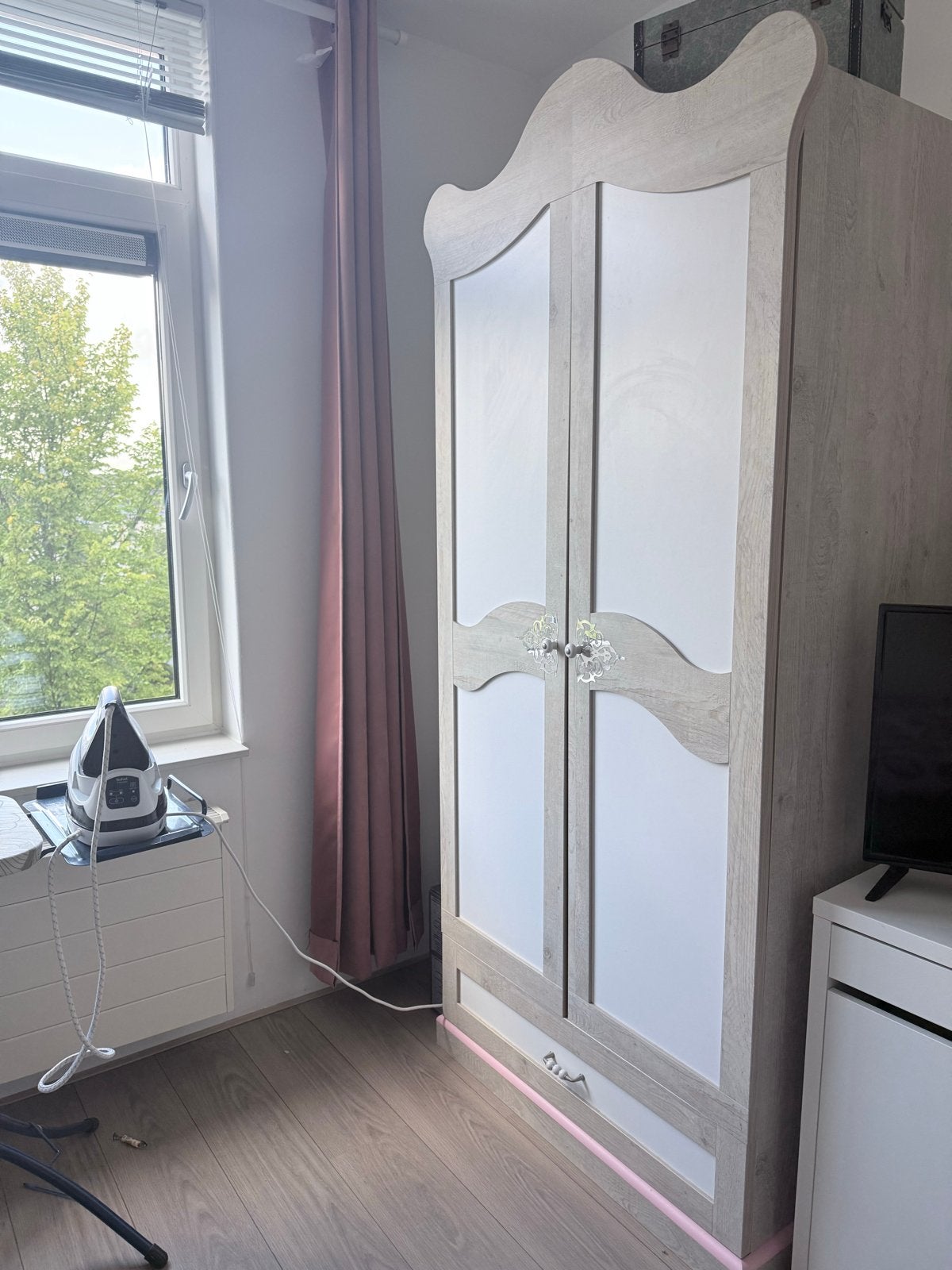 Complete Meisjeskamer Set - Bed, Kledingkast, Kaptafel, Ophalen, Gebruikt, Meisje