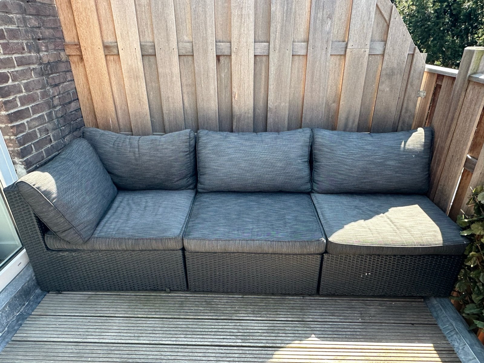 Comfortabele loungebank voor buiten met kussens, Tuin en Terras, Ophalen, Gebruikt, 3 zitplaatsen, Loungeset