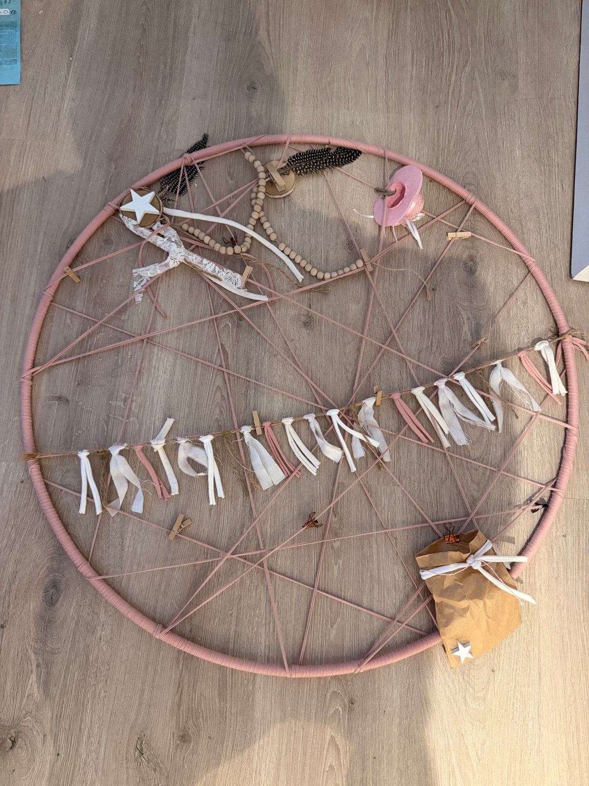 Roze dromenvanger met decoratieve elementen, Boho, Textiel, Decoratieobject, Ophalen of Verzenden