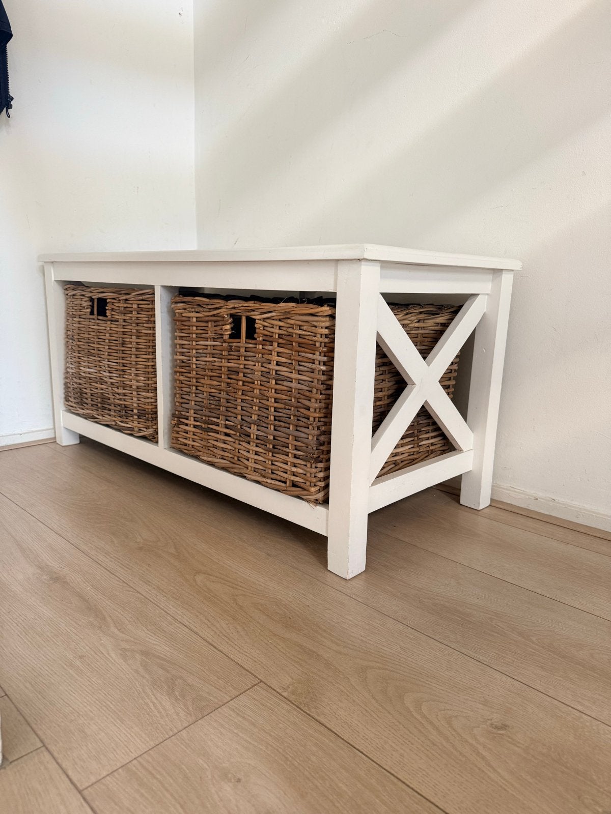 Witte bankje met rieten manden - Opbergbankje, Ophalen, Gebruikt, Wit, Hout