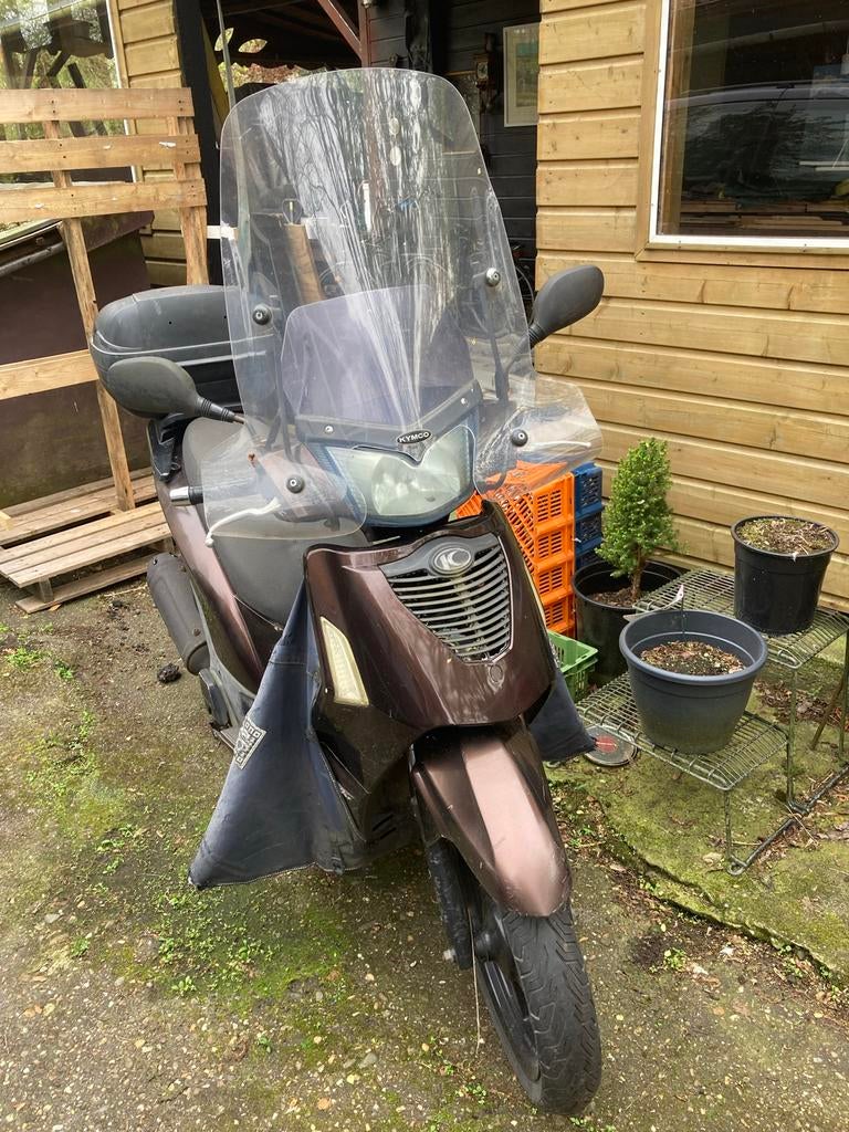 Kymco People S bruin metallic Snorkenteken met WOK status, Fietsen en Brommers, Scooters | Kymco, Ophalen, Gebruikt, Maximaal 45 km/u